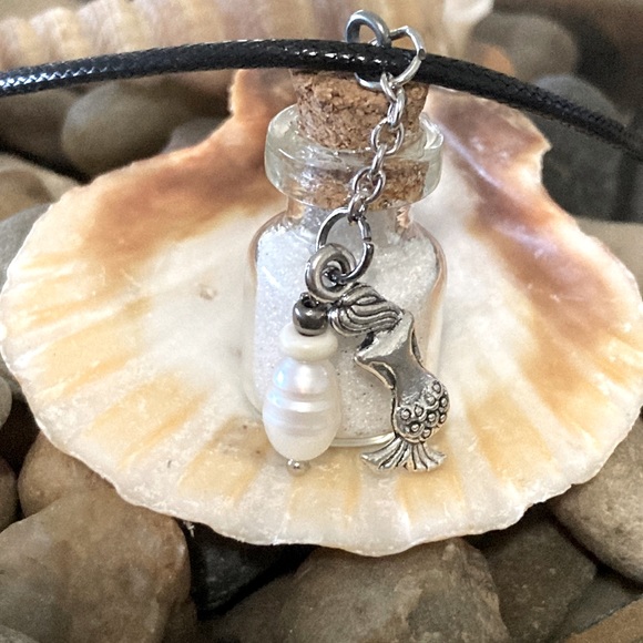 Magic natural beach sand quartz (siesta key beach, Florida) Necklace - Picture 3 of 17